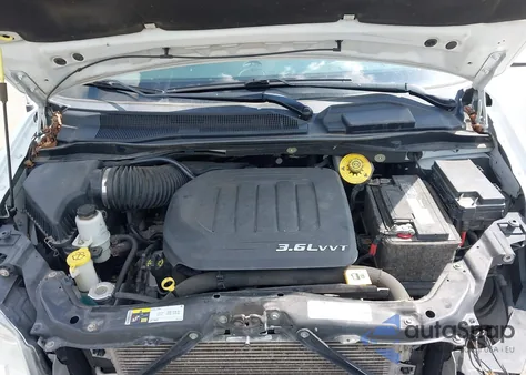 2013 Chrysler Town & Country Touring from USA, damaged, VIN 2C4RC1BG1DR821263